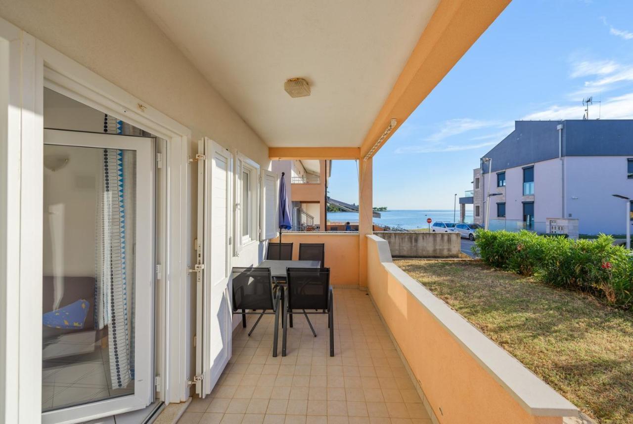 Lucrezia House With Apartments Lovrecica  Exterior photo