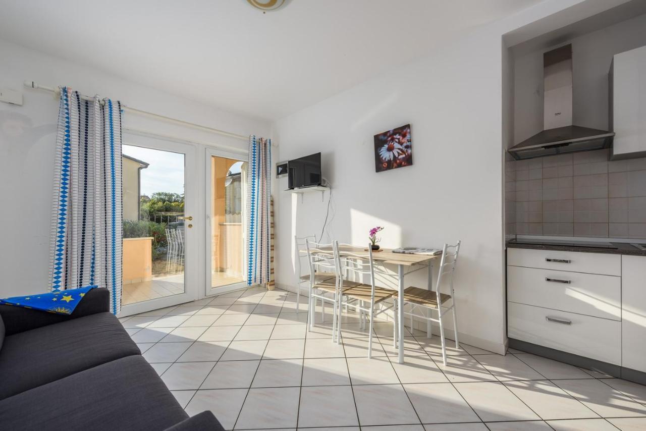 Lucrezia House With Apartments Lovrecica  Exterior photo
